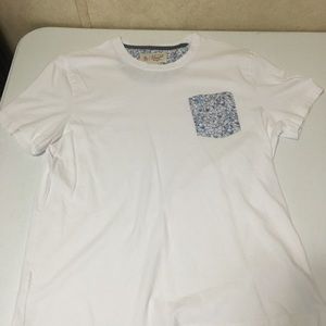 White t shirt (used)